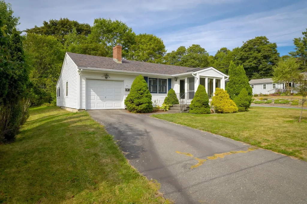35 Maple Street Ellsworth ME 04605