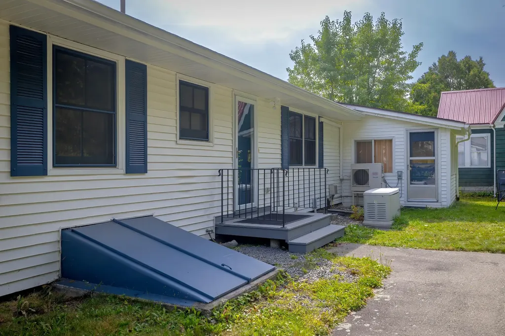 35 Maple Street Ellsworth ME 04605