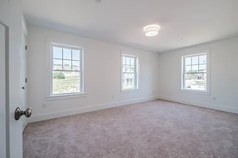 193 Falcon Crest Drive Gorham ME 04038