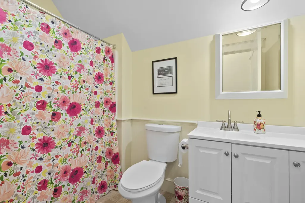 11 Island Lane Edgecomb ME 04556