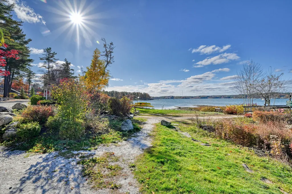 11 Island Lane Edgecomb ME 04556