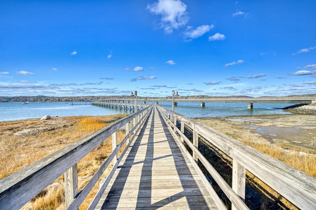 11 Island Lane Edgecomb ME 04556