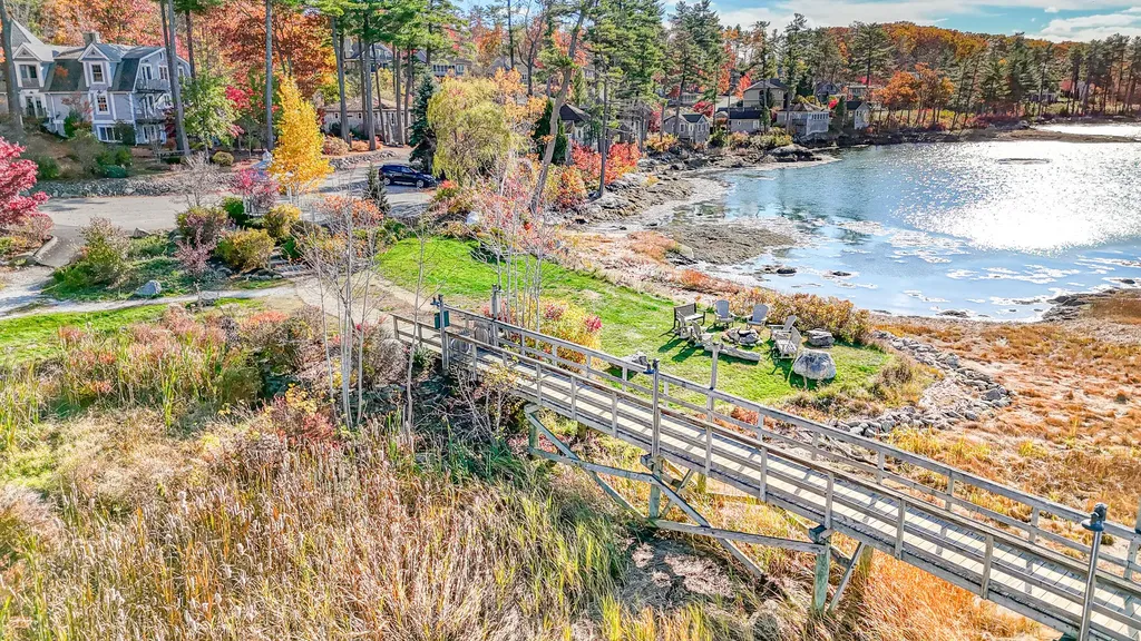 11 Island Lane Edgecomb ME 04556
