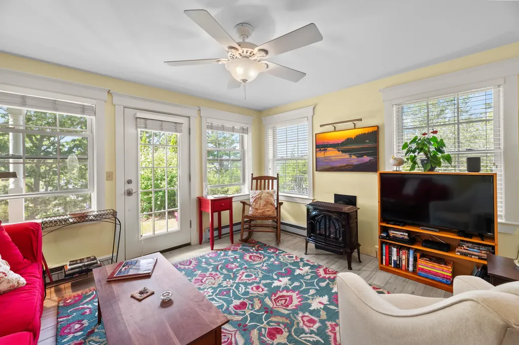 11 Island Lane Edgecomb ME 04556