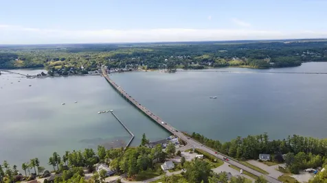 11 Island Lane Edgecomb ME 04556
