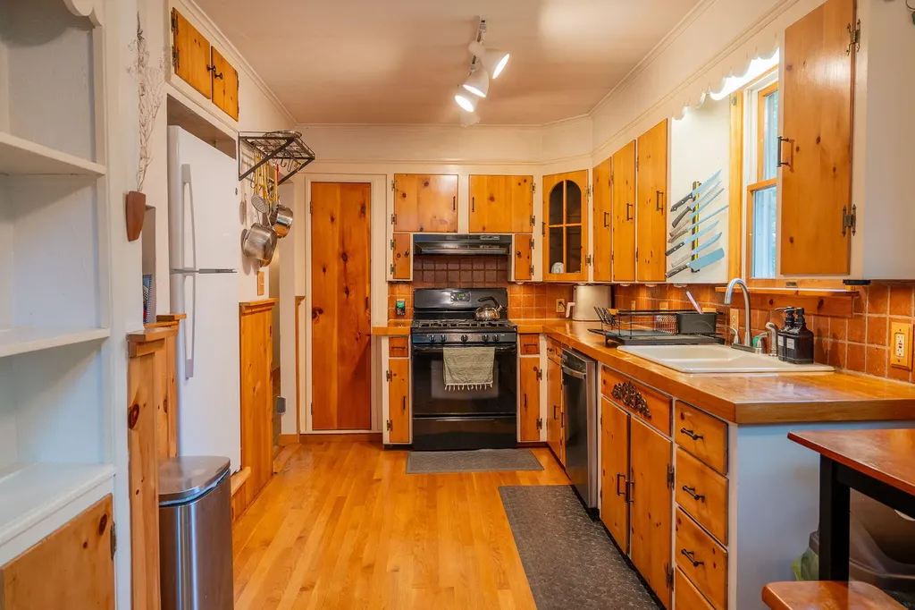 471 Duck Pond Road Westbrook ME 04092