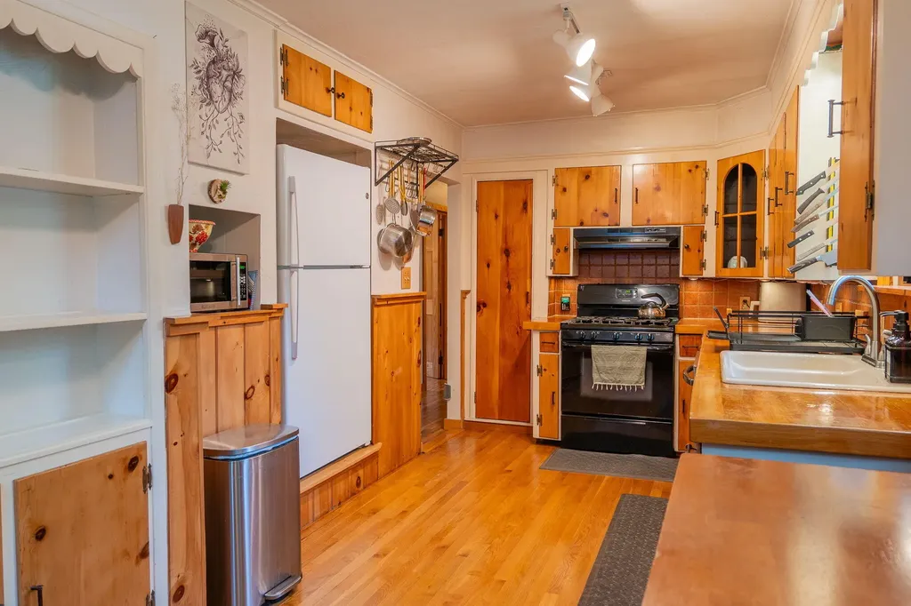 471 Duck Pond Road Westbrook ME 04092