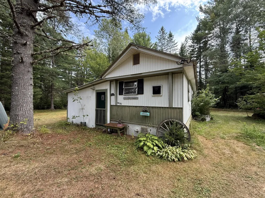 8 Wesson Lane Macwahoc Plt ME 04451