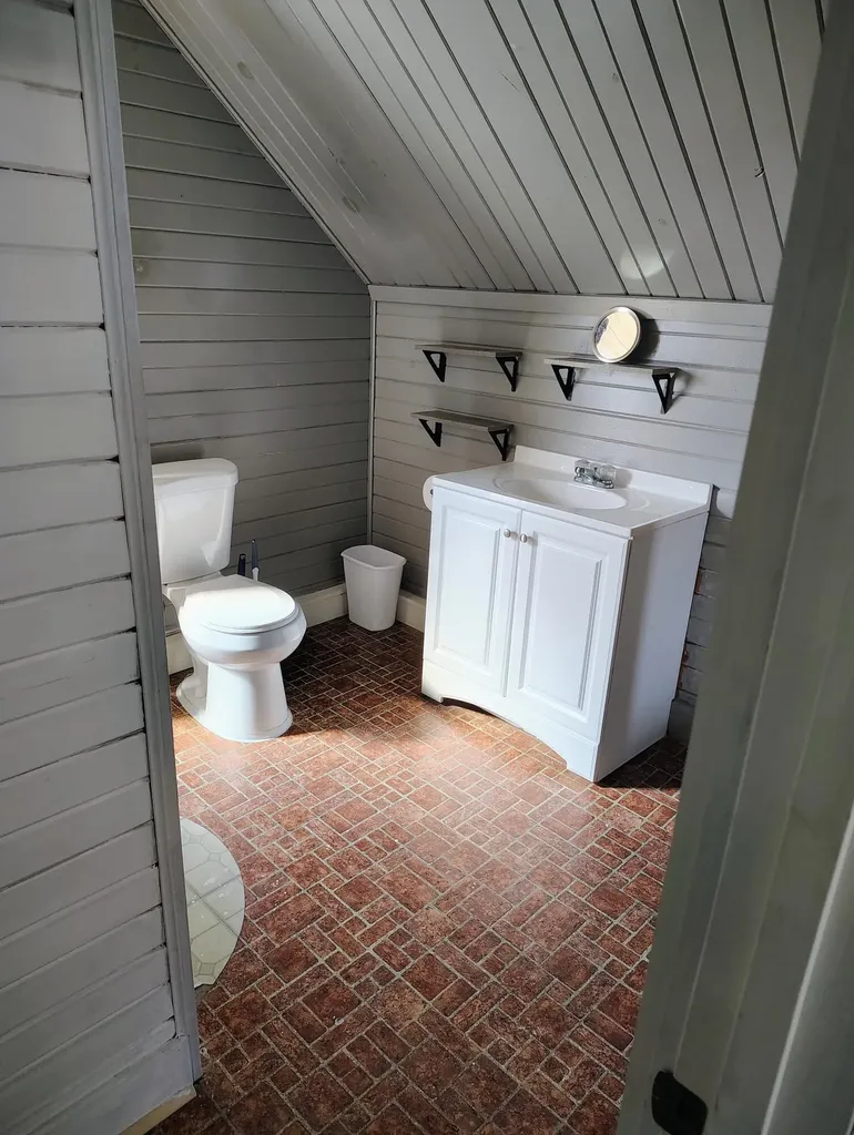 10 Rangeley Place Rumford ME 04276