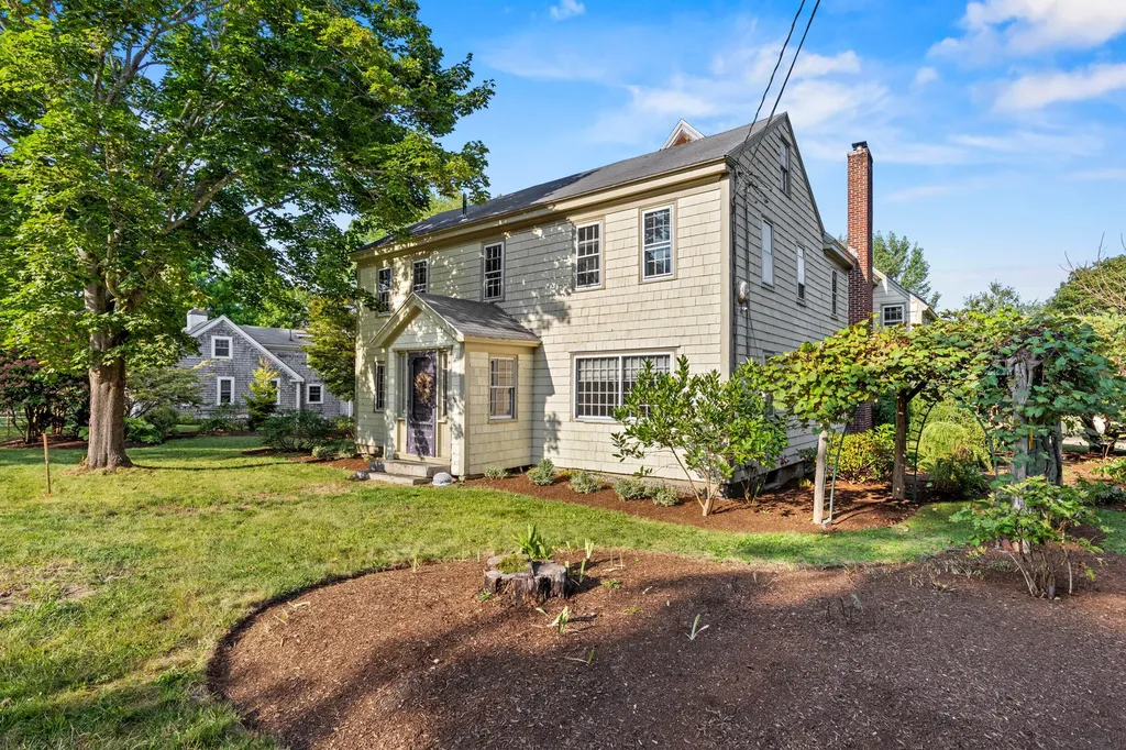 86 Pleasant Street Yarmouth ME 04096