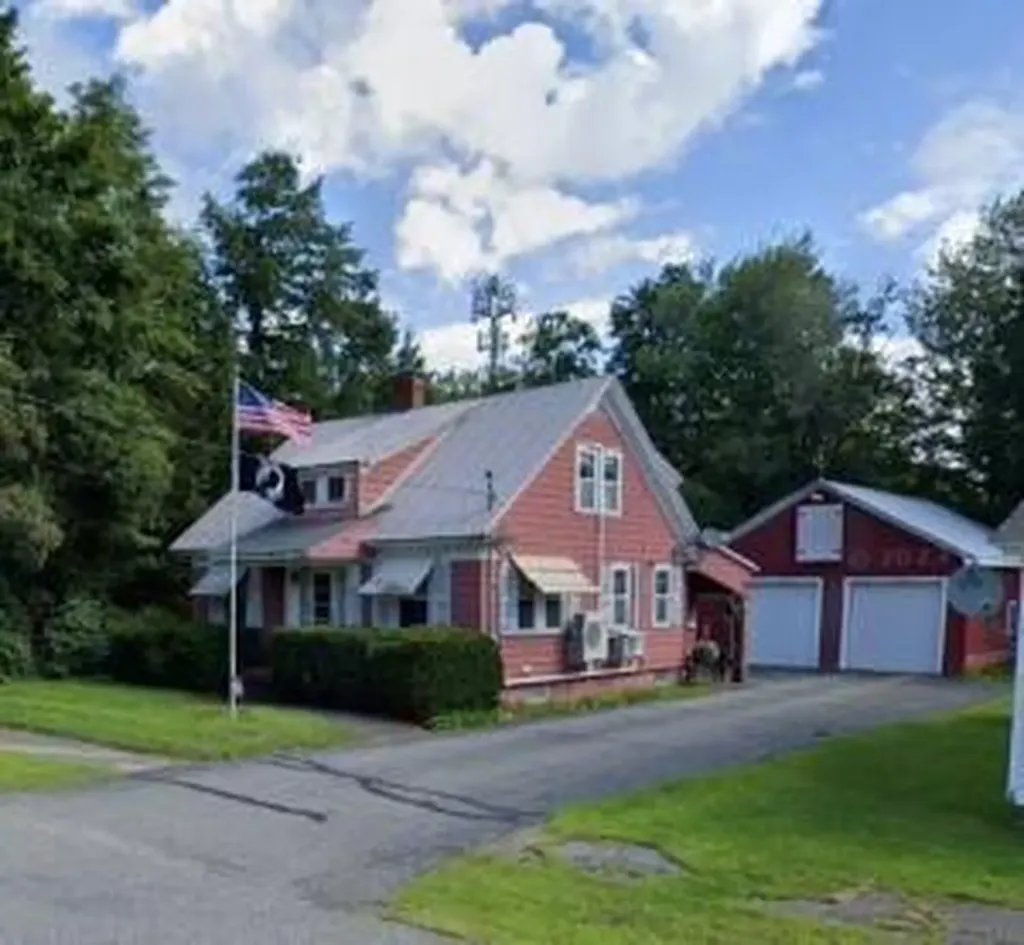 195 Knox Street Millinocket ME 04462