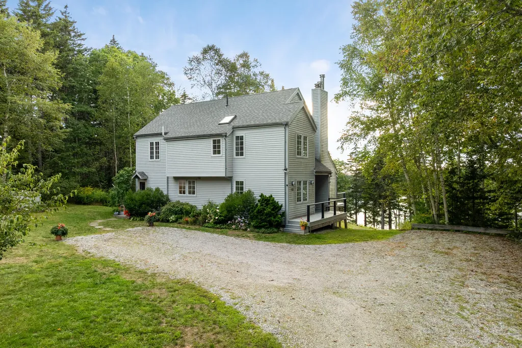 28 Orne Lane Cushing ME 04563