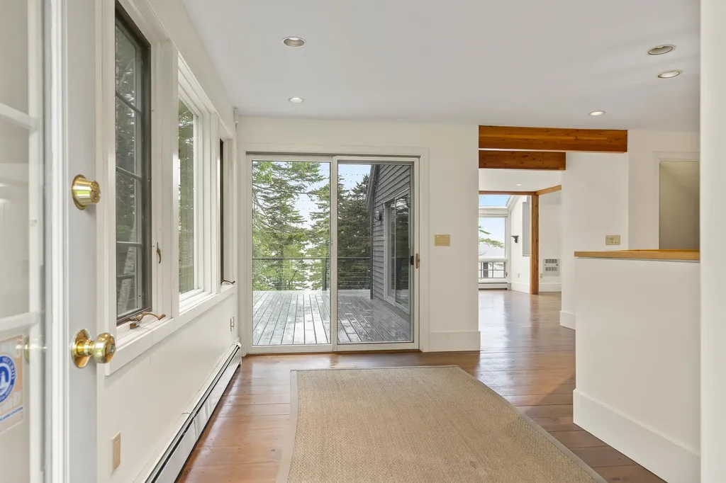 28 Orne Lane Cushing ME 04563