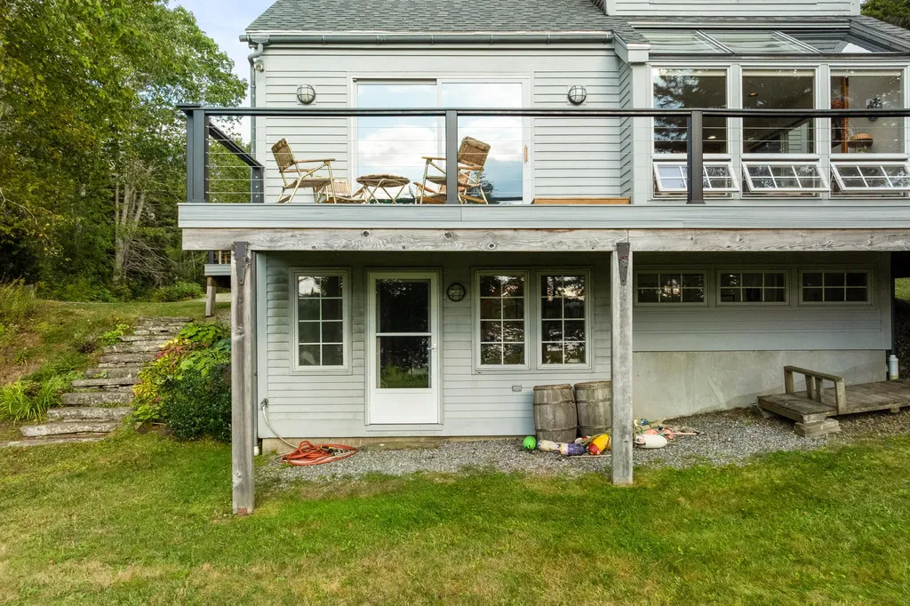 28 Orne Lane Cushing ME 04563
