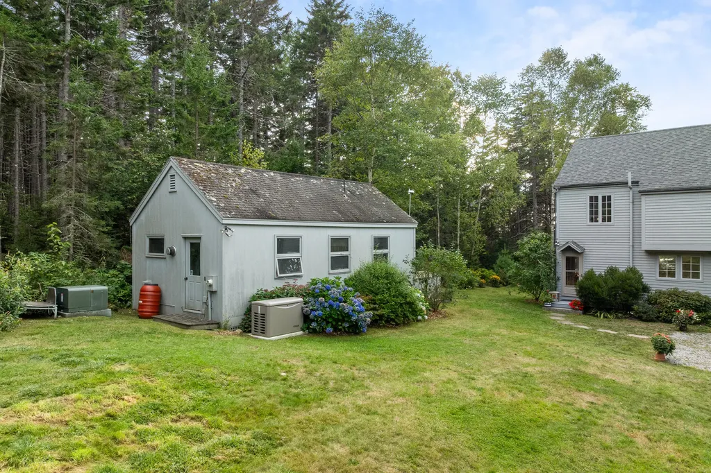 28 Orne Lane Cushing ME 04563