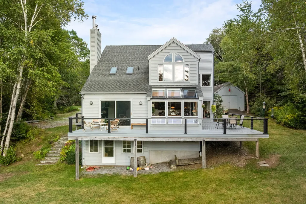 28 Orne Lane Cushing ME 04563
