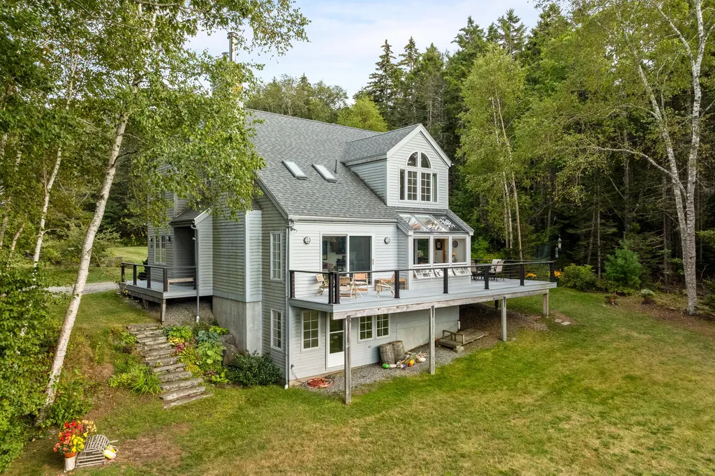28 Orne Lane Cushing ME 04563