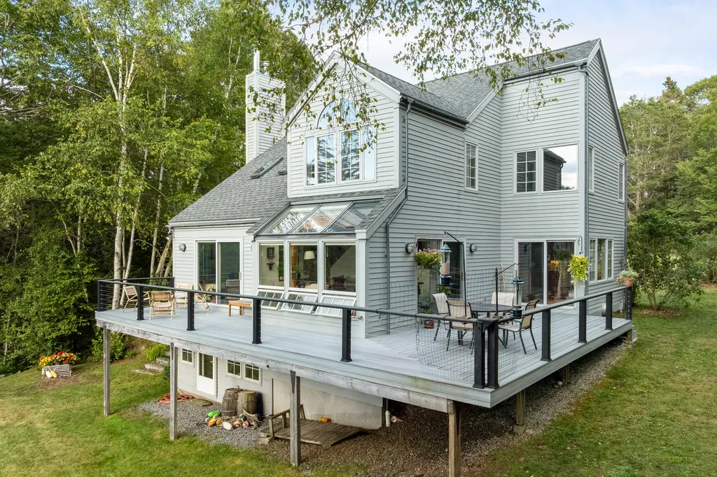 28 Orne Lane Cushing ME 04563