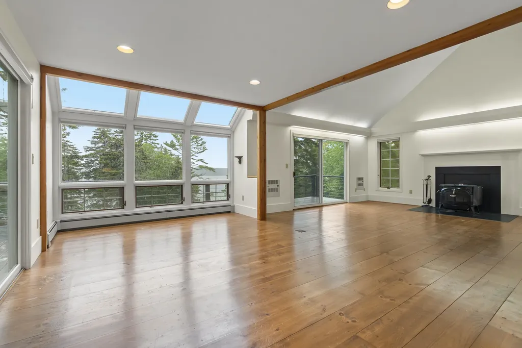 28 Orne Lane Cushing ME 04563