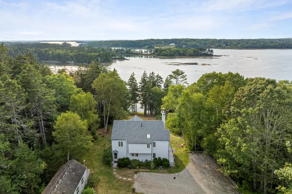 28 Orne Lane Cushing ME 04563
