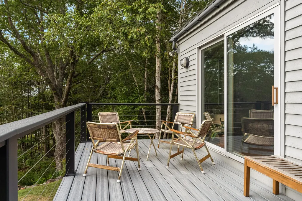 28 Orne Lane Cushing ME 04563