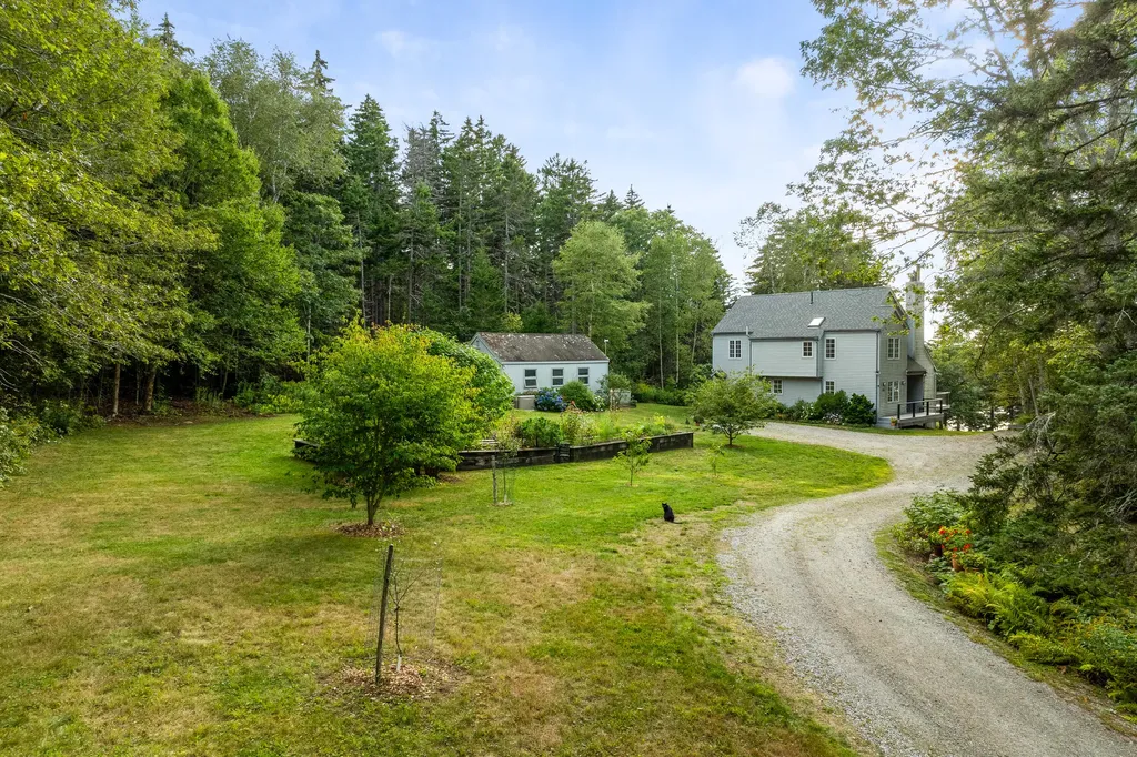 28 Orne Lane Cushing ME 04563