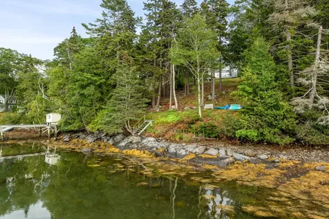28 Orne Lane Cushing ME 04563
