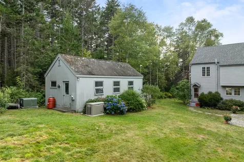 28 Orne Lane Cushing ME 04563