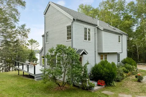 28 Orne Lane Cushing ME 04563
