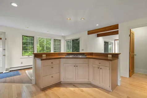 28 Orne Lane Cushing ME 04563
