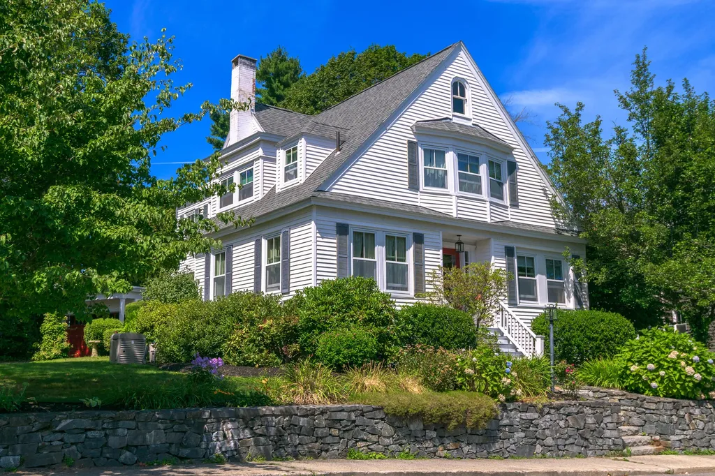 7 Mountain View Road Cape Elizabeth ME 04107