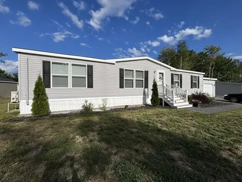 26 Stanley Drive Lisbon ME 04250