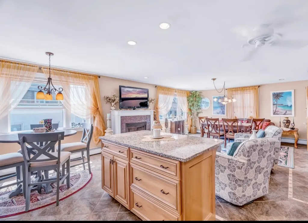 185 E Grand Avenue Old Orchard Beach ME 04064