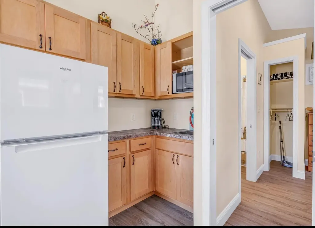 185 E Grand Avenue Old Orchard Beach ME 04064