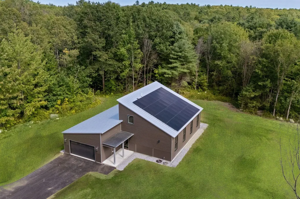 5 Mattie Lane Durham ME 04222