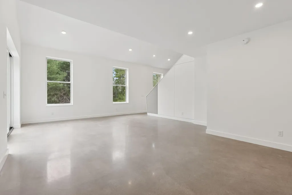 5 Mattie Lane Durham ME 04222