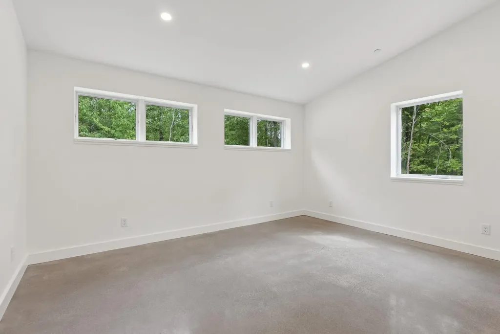 5 Mattie Lane Durham ME 04222