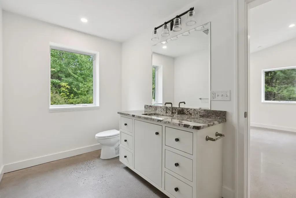 5 Mattie Lane Durham ME 04222