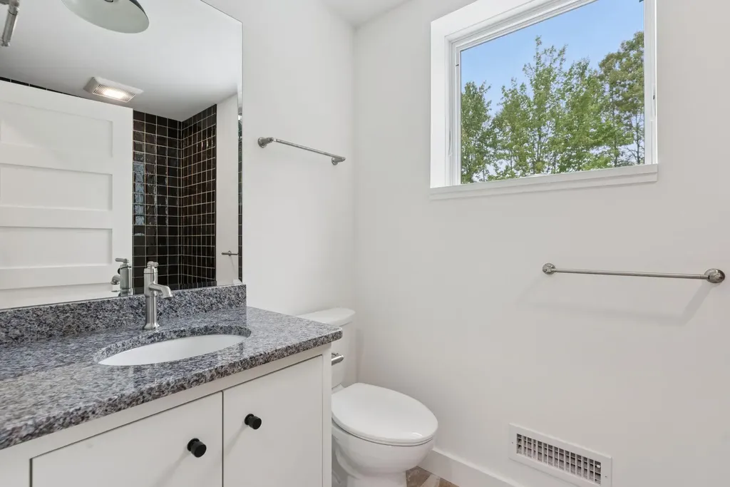 5 Mattie Lane Durham ME 04222