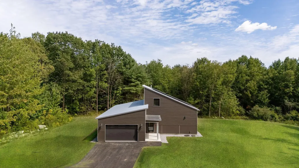 5 Mattie Lane Durham ME 04222