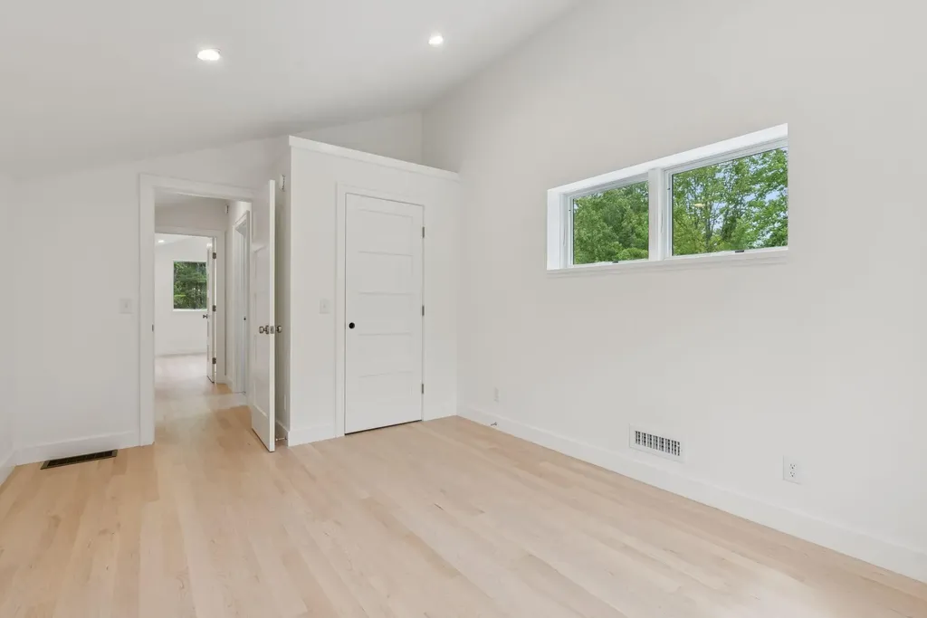 5 Mattie Lane Durham ME 04222