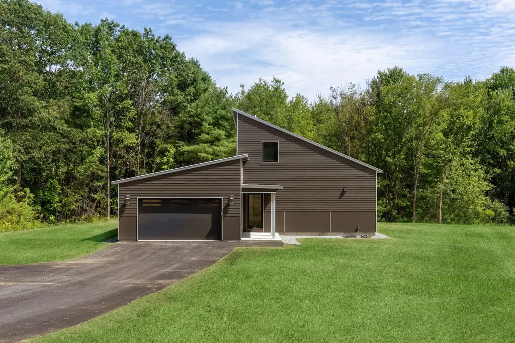 5 Mattie Lane Durham ME 04222