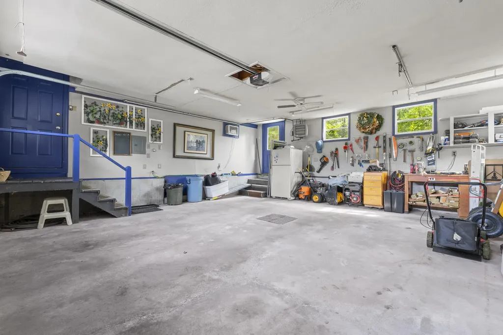 10 Cheverus Road Cape Elizabeth ME 04107