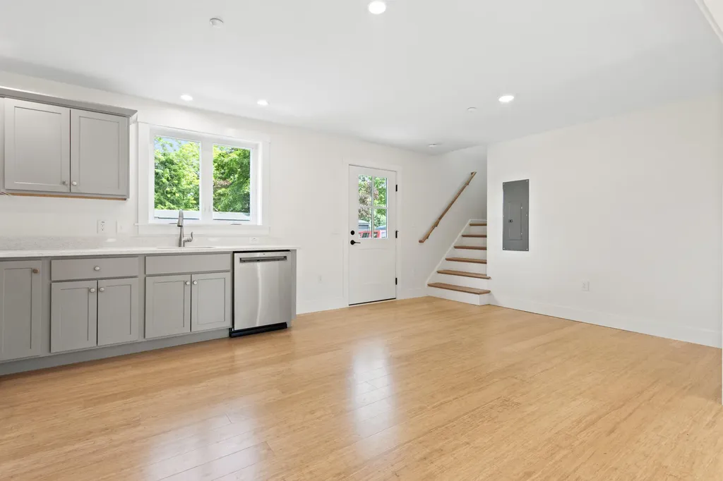 41 W Presumpscot Street Portland ME 04103