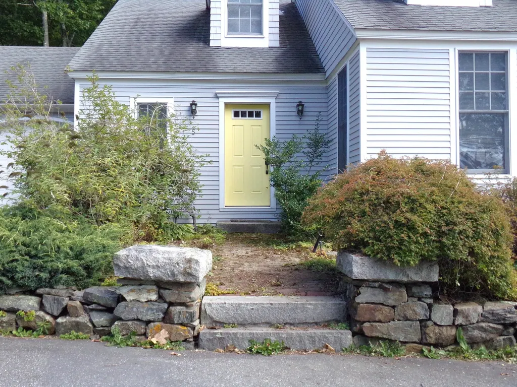 5 Main Street Sorrento ME 04677