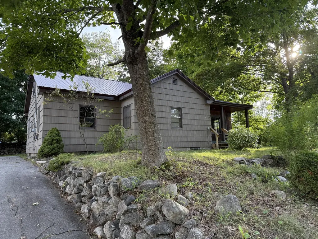 26 Pleasant Street Millinocket ME 04462
