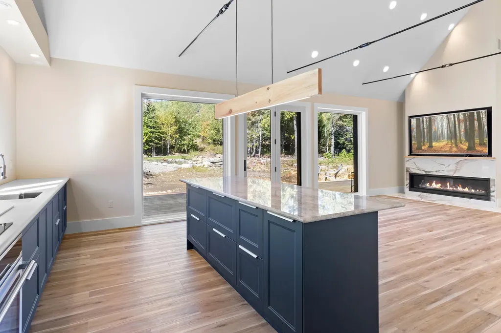 11 Iron Bluff Road Lincolnville ME 04849