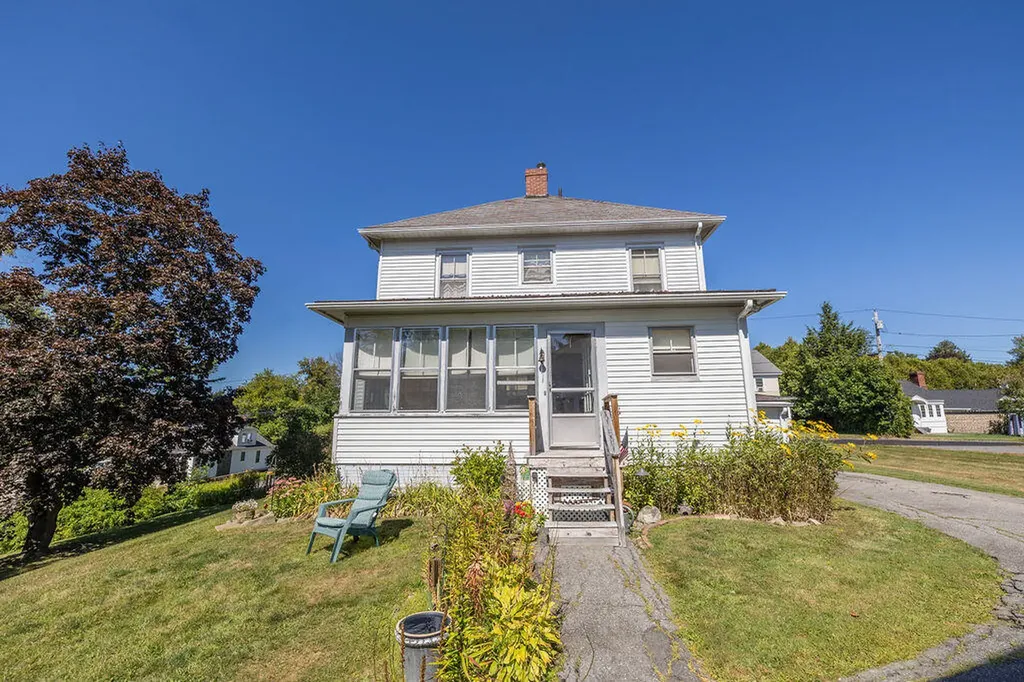 8 Newland Avenue Augusta ME 04330
