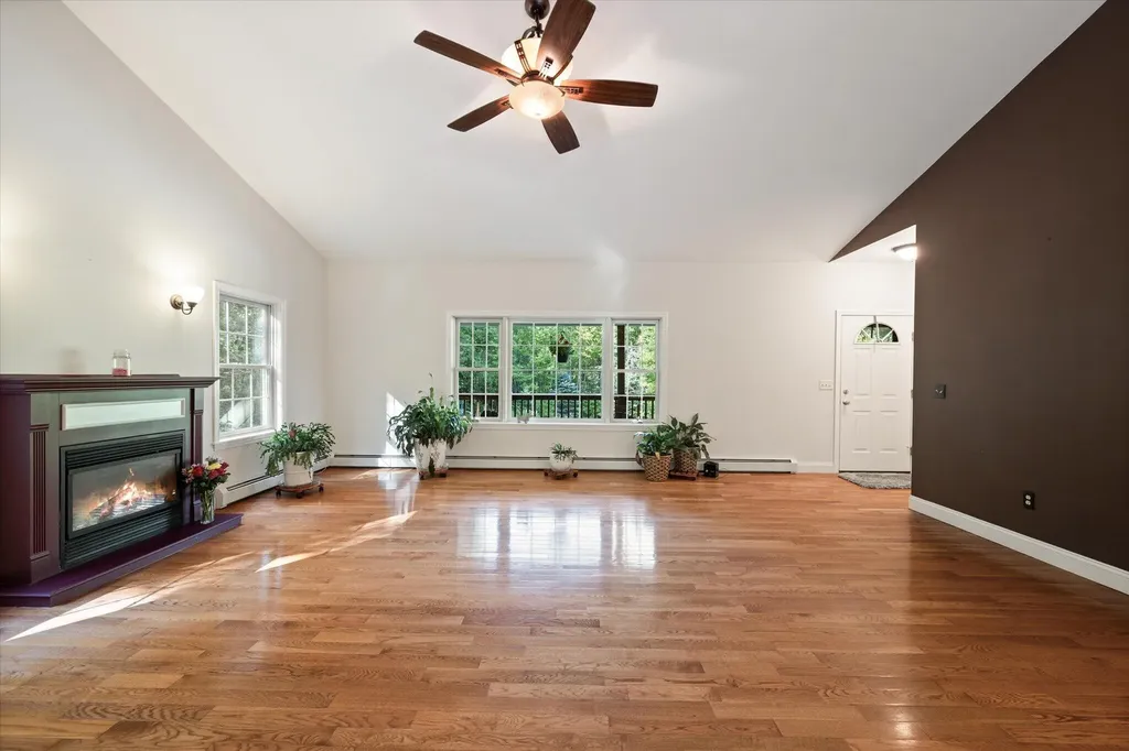 79 Libbey Lane Glenburn ME 04401