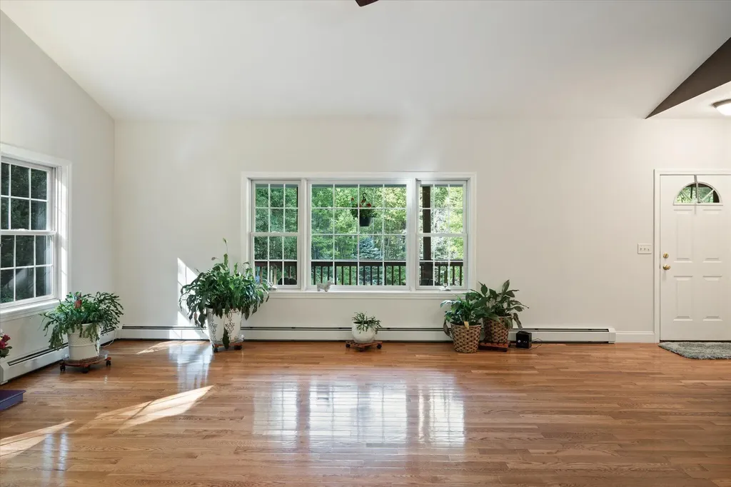 79 Libbey Lane Glenburn ME 04401